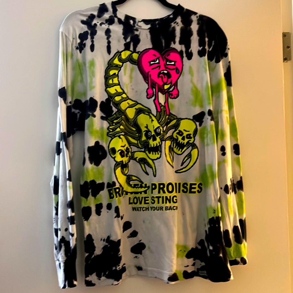 BROKEN PROMISES “love stings” long sleeve tie dye shirt used one time